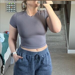 Cropped fitted workout top